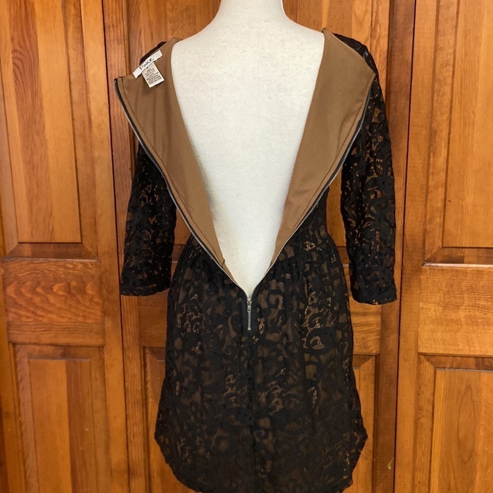 Pinky Lined Black Lace V-Neck Long-sleeved Skater Dress Small - Picture 5 of 9